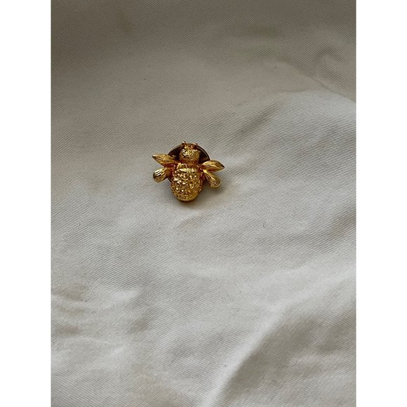 Vintage Jewelry Jewelry - Vintage Gold Tone Bumble Bee Lapel Pin/Brooch